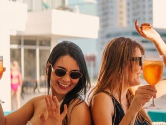 Parrillada Pool Party en AC by Marriott Santa Marta