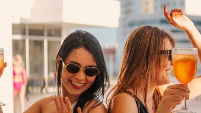 Parrillada Pool Party en AC by Marriott Santa Marta