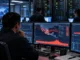 Centro de operaciones monitorea un ataque DDoS contra infraestructura digital en México.